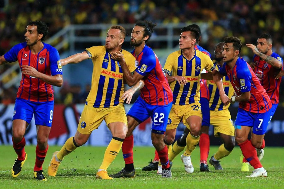 Cầu thủ Malaysia từ chối giảm lương mùa dịch Covid-19