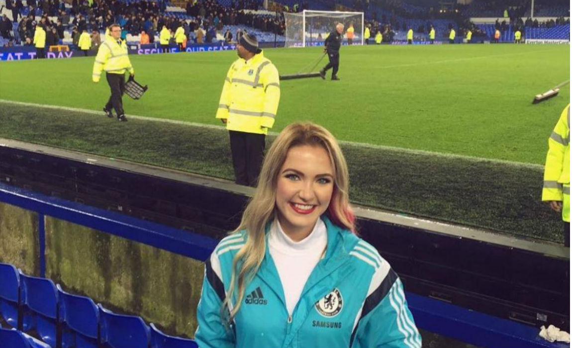 Emily Rogawski – CĐV bốc lửa bí ẩn của Chelsea trong trận Everton – Man United