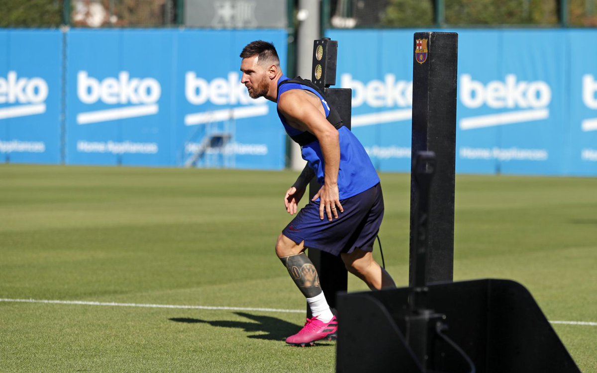 Lý do Messi tập một mình những ngày qua được Barca tiết lộ 