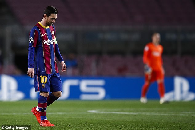 Messi sẽ phải giảm lương nếu ở lại Barcelona